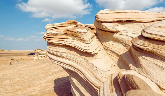 Al Wathba Fossil Dunes & Long Salt Lake Tour in Abu Dhabi